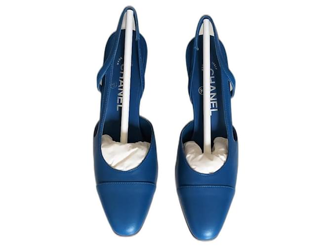 Chanel Slingback-Sandalen Blau Leder  ref.1260310