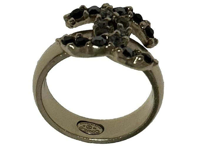 Chanel Ringe Schwarz Gold hardware Metall  ref.1260386