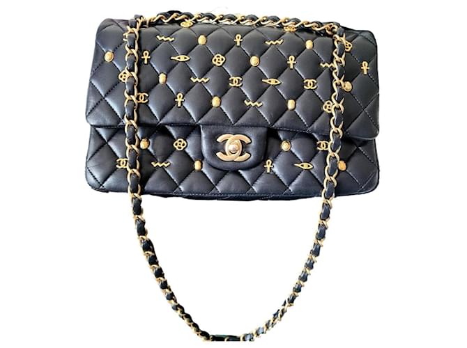 Chanel Timeless Classique medium Egyptian Charms Black Leather  ref.1260750