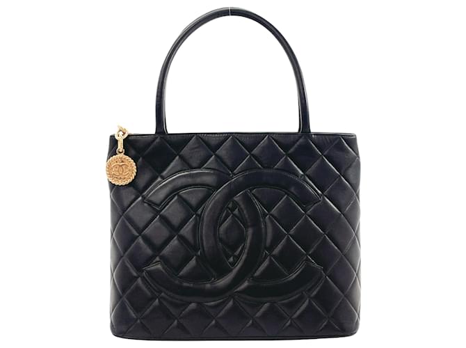 Chanel Médaillon Black Leather  ref.1261883