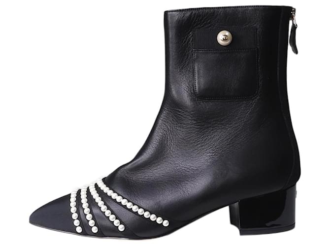 Chanel Black leather pearl boots - size EU 38.5 (Uk 5.5)  ref.1263110