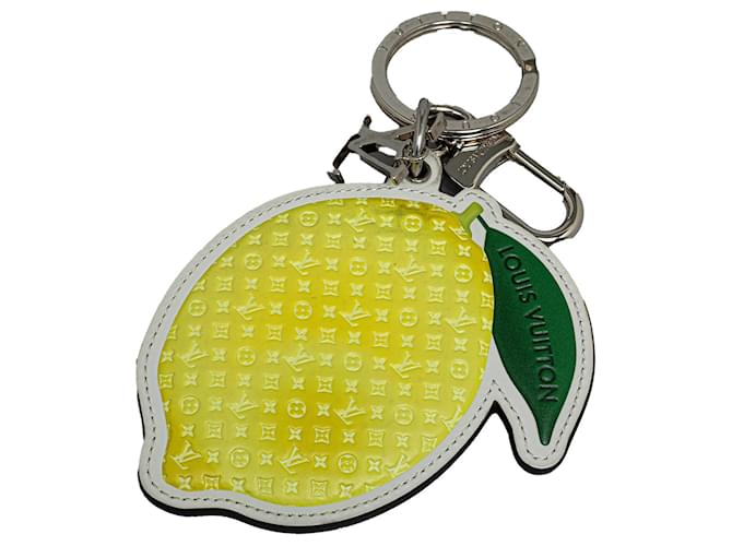 Porte-clés à breloque citron monogramme jaune Louis Vuitton Toile  ref.1263166
