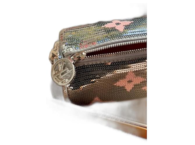 Papillon Louis Vuitton BUTTERFLY CLUTCH LIMITED Silvery Leather  ref.1263306