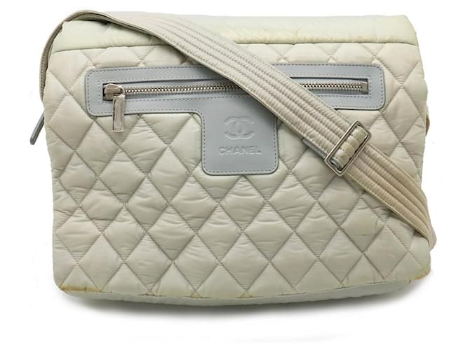 Chanel Synthétique Gris  ref.1263576