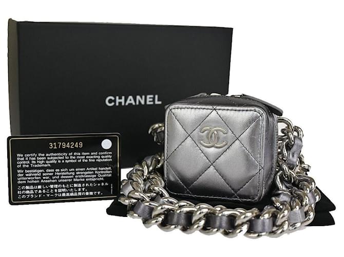 Chanel Matelassé Silber Leder  ref.1263714