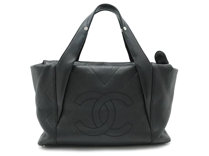 Chanel Black Leather  ref.1264403
