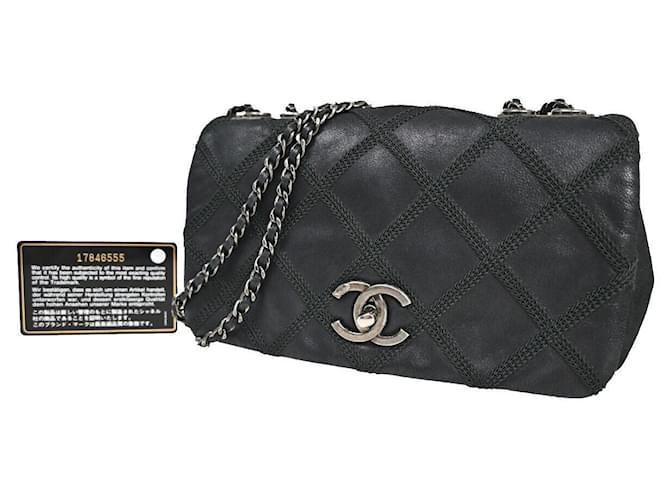 Chanel Diamond stich Black Leather  ref.1264578