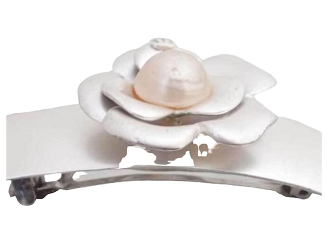 Chanel Camellia Plata Metal  ref.1265172
