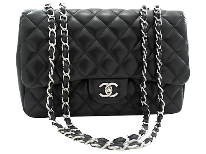 Chanel Schwarze Farbe 2009 Jumbo-Caviar-Classic-Tasche mit einer Klappe Leder  ref.1266262