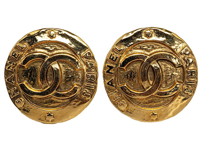 Chanel Gold CC Clip On Earrings Golden Metal Gold-plated  ref.1266391