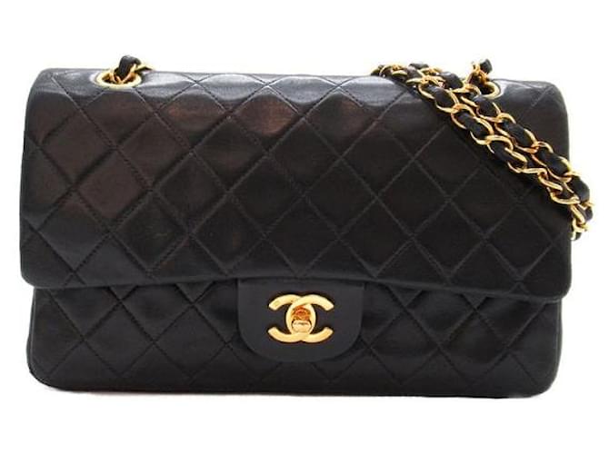 Chanel Mittelgroße klassische gefütterte Überschlagtasche A01112 Leder  ref.1266450