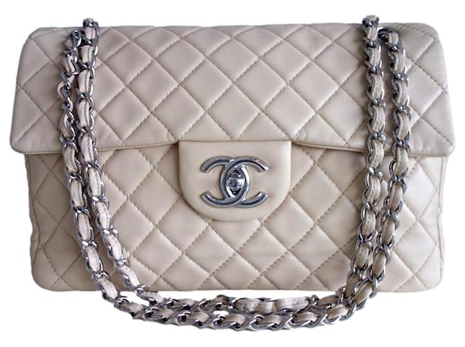 Timeless Klassische Chanel-Tasche in Beige Leder  ref.1266521