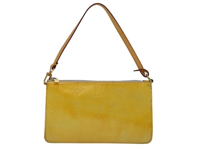 Louis Vuitton Pochette Yellow Patent leather  ref.1266535