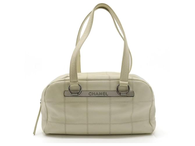 Chanel Chocolate bar White Leather  ref.1267392