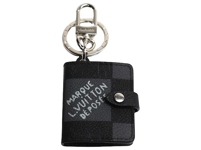 Louis Vuitton Porte clés Grigio Tela  ref.1267524