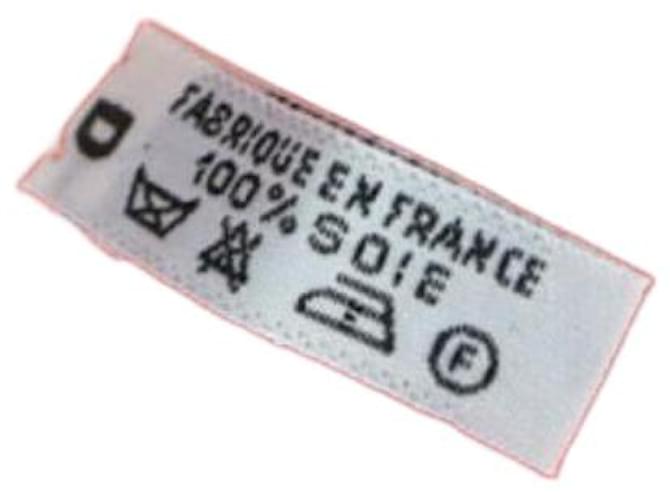 HERMÈS CARRÉ Soie Rouge  ref.1267701