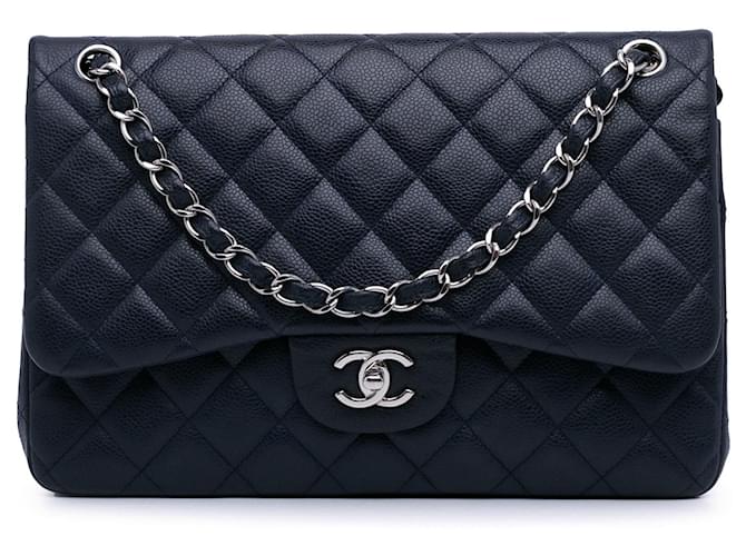 Bolsa de ombro Chanel Jumbo Classic Caviar azul com aba Couro  ref.1268285
