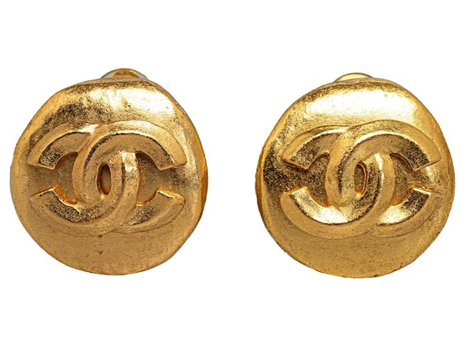 Gold Chanel CC Clip On Earrings Golden Gold-plated  ref.1268386