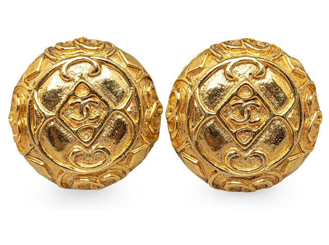 Gold Chanel CC Clip On Earrings Golden Gold-plated  ref.1268573
