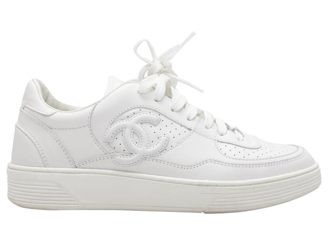 White Chanel Leather CC Low-Top Sneakers Size 39  ref.1268632