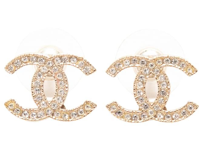 Brincos perfurados Chanel Pave Crystal CC dourados  ref.1268700