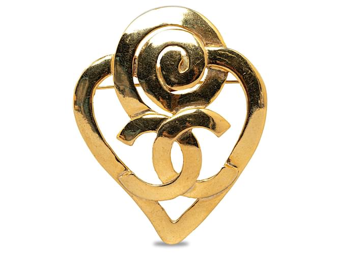 Gold Chanel CC Heart Brooch Golden Metal  ref.1268798