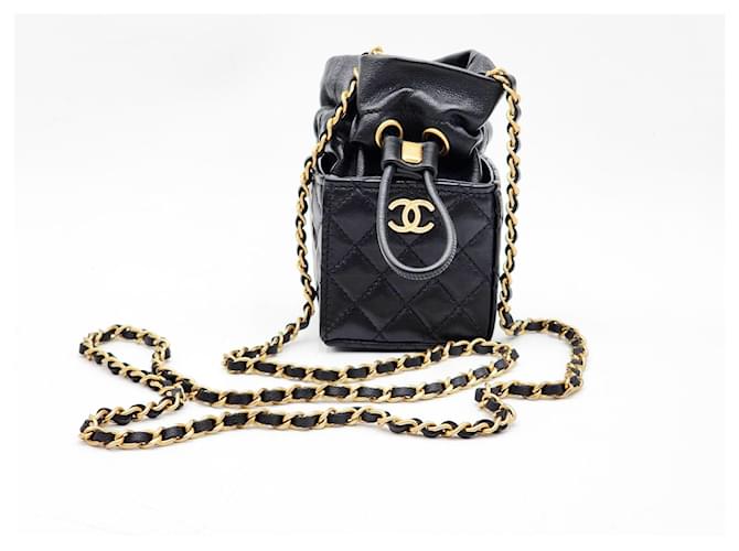 Trendy CC Bolso bandolera mini de Chanel Negro Cuero  ref.1269151