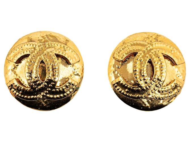 Gold Chanel CC Clip On Earrings Golden Gold-plated  ref.1269424