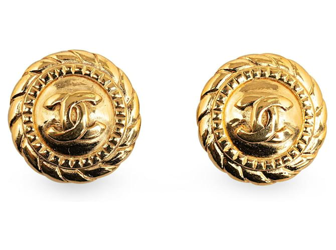 Pendientes de clip Chanel CC dorados Chapado en oro  ref.1269499
