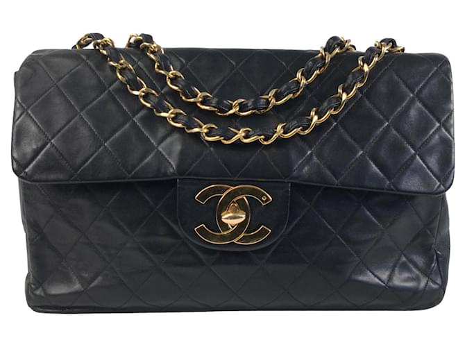 Bolsa de ombro com aba única Chanel Maxi XL preta em pele de cordeiro Preto Couro  ref.1269504