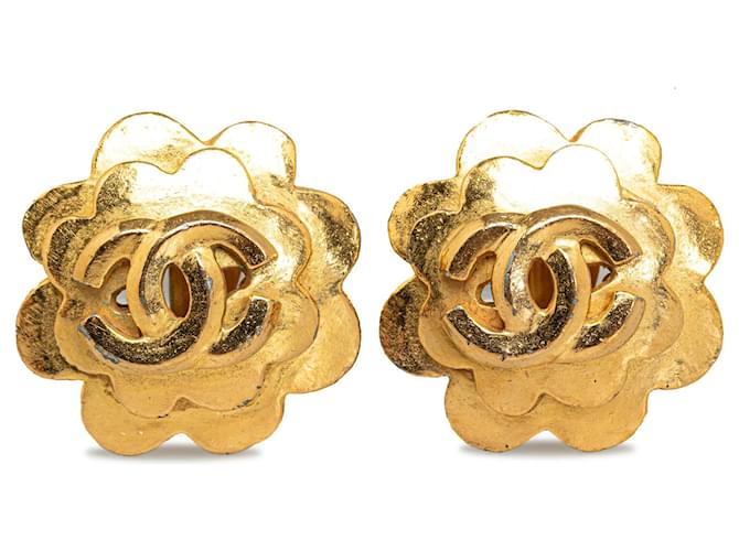 Gold Chanel CC Flower Clip on Earrings Golden Gold-plated  ref.1269734