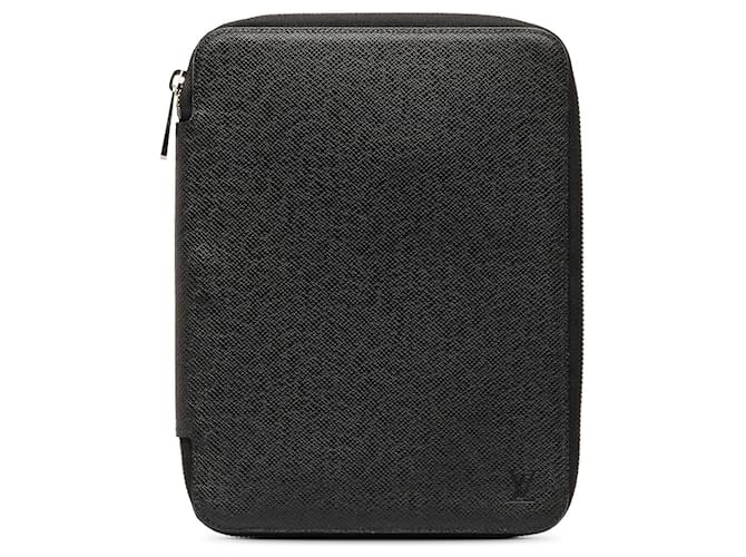 Bolso clutch con portadocumentos Louis Vuitton Taiga negro Cuero  ref.1269779