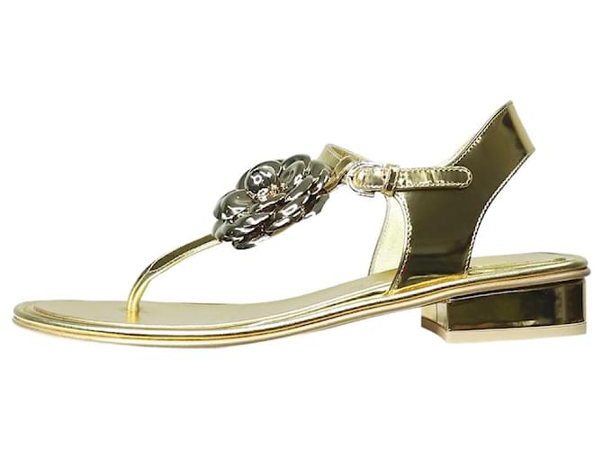 Chanel Gold T-strap sandals with flower detailing - size EU 37.5 Golden Leather  ref.1269916