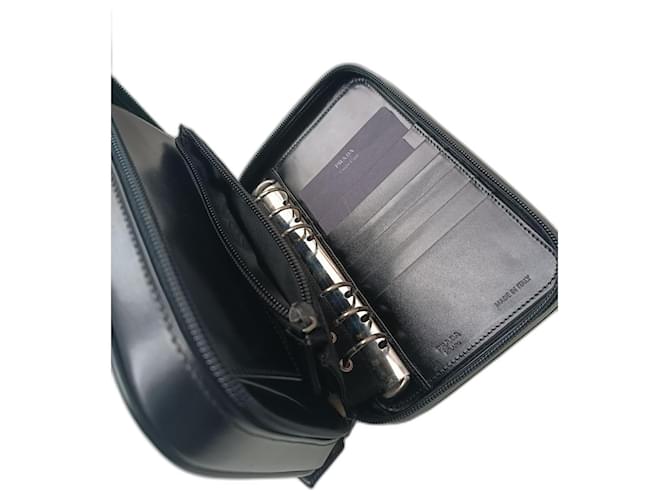 Prada Purses, wallets, cases Black Leather  ref.1270018