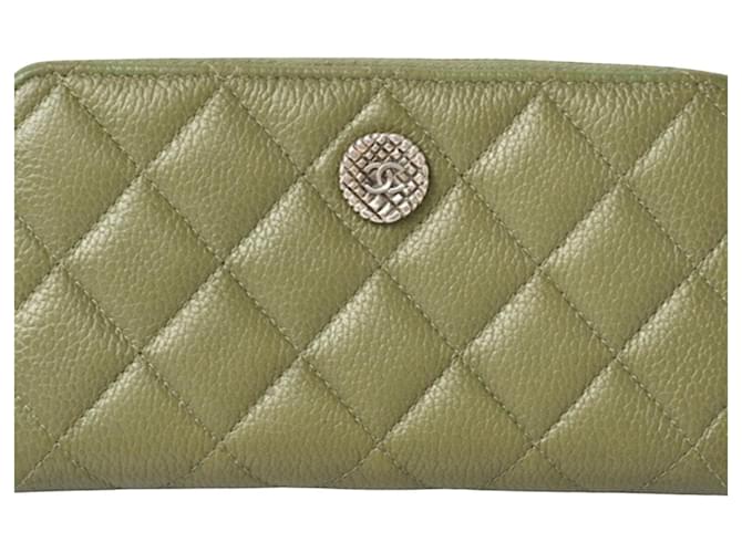 Chanel Matelassé Green Leather  ref.1271137