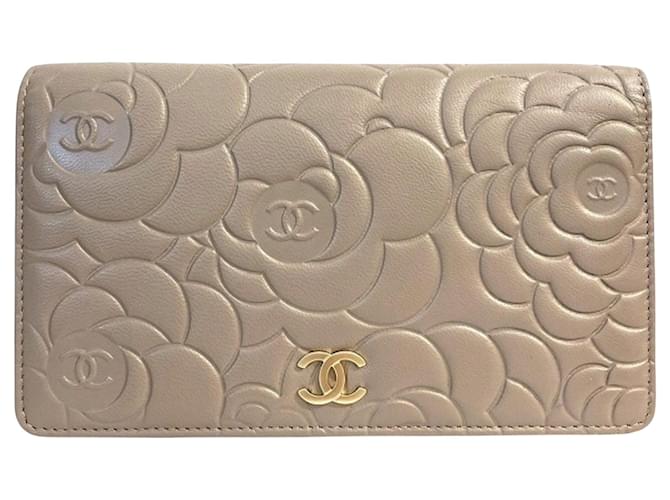 Chanel Camellia Beige Leather  ref.1272092