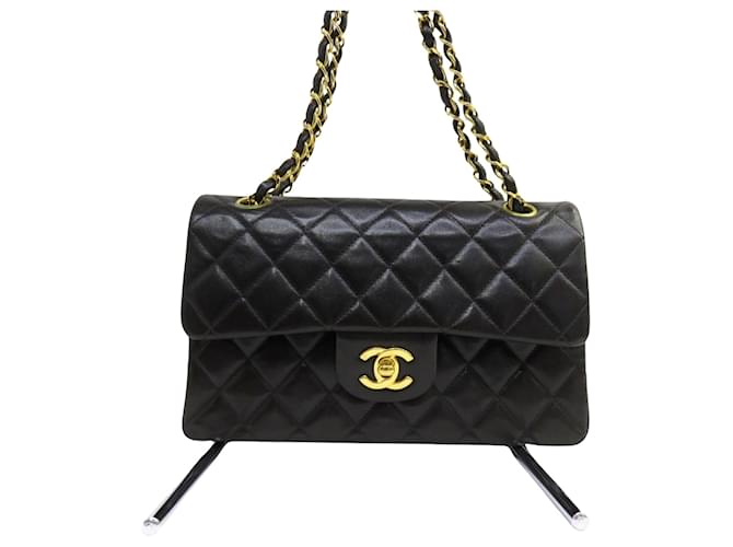 Chanel lined Flap Black Leather  ref.1275561