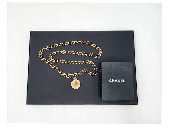Cambon Cinturón de cadena con medallón de león de Chanel Gold hardware