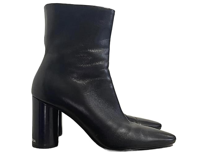 BALENCIAGA  Ankle boots T.eu 39 leather Black  ref.1279899