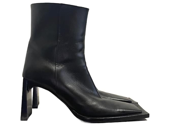 BALENCIAGA  Ankle boots T.eu 39 leather Black  ref.1279902