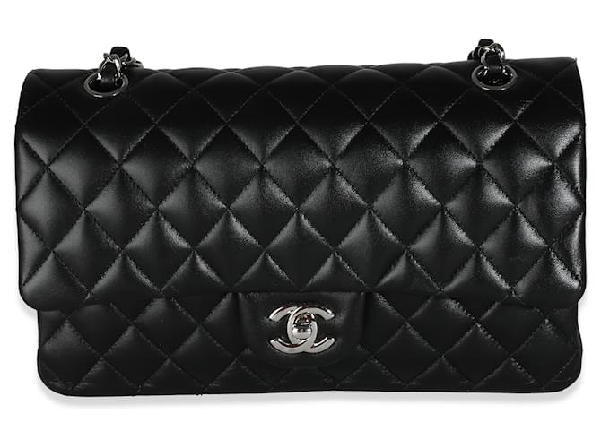 Timeless Bolsa Chanel Black Acolchoada Pele de Cordeiro Médio Clássico Forrado com Flap Preto Couro  ref.1280087