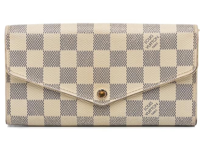 Sarah LOUIS VUITTON Wallets Other White Leather  ref.1280748