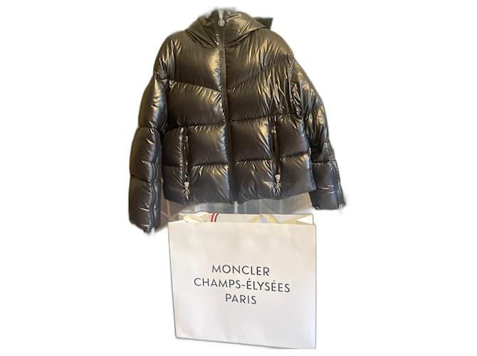 Short Moncler hooded down jacket Black Nylon  ref.1281900