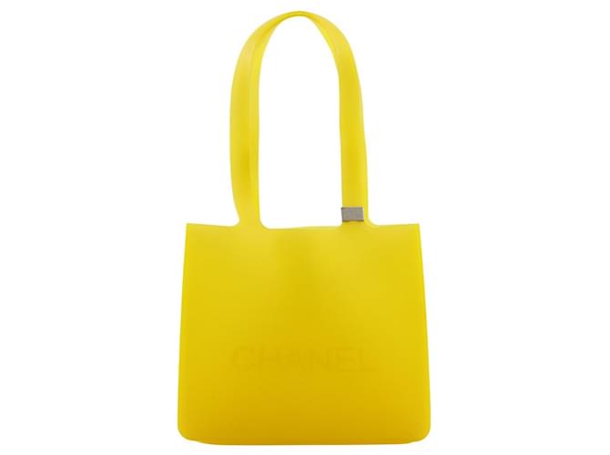 Chanel Yellow Leather  ref.1283275