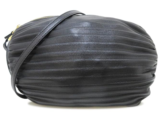Black Loewe Pleated Nappa Bracelet Pouch Handbag Leather  ref.1283572