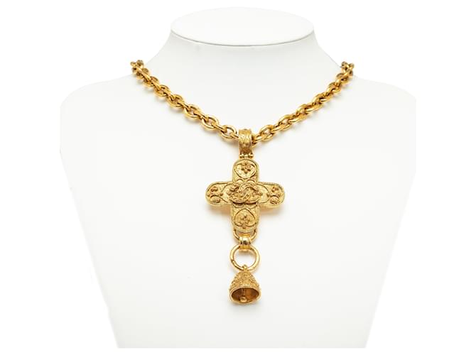 Collar con colgante de cruz Chanel de oro Dorado Chapado en oro  ref.1283671