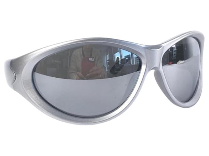 Silver Balenciaga Swift Round Sunglasses Silvery  ref.1283764