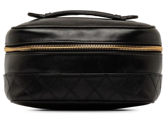 Chanel Black CC Lambskin Vanity Case Leather  ref.1284108