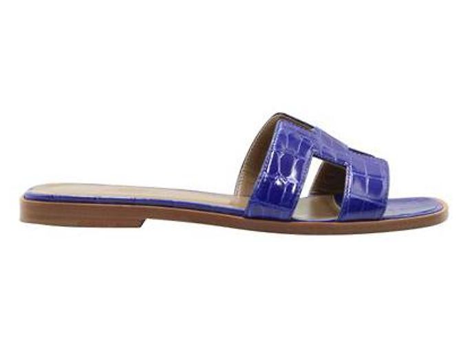 Hermès Sandali Hermes Oran in alligatore blu