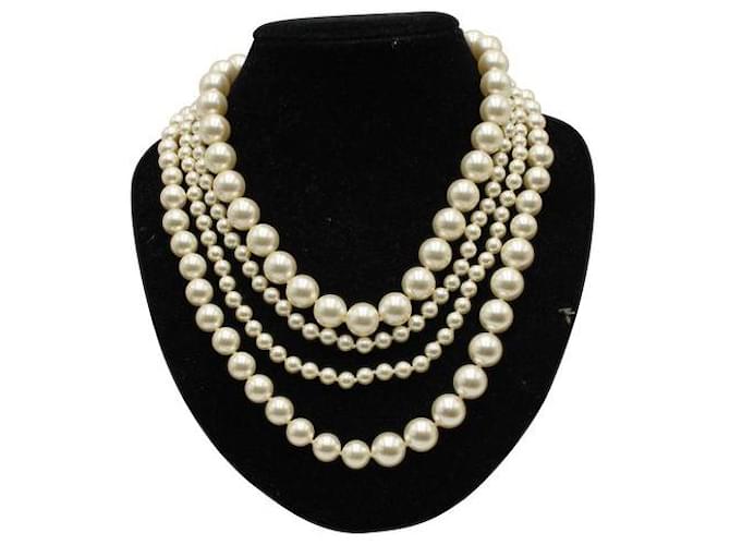 Timeless Chanel Faux Pearls Necklace Spring/ Summer 2014 Cream Metal Faux fur  ref.1284990